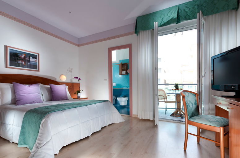 Bedroom 3, Hotel Lungomare, Forli' - Cesena