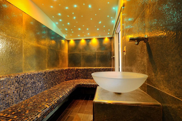 Bathroom 4, Hotel Santoli, Bologna