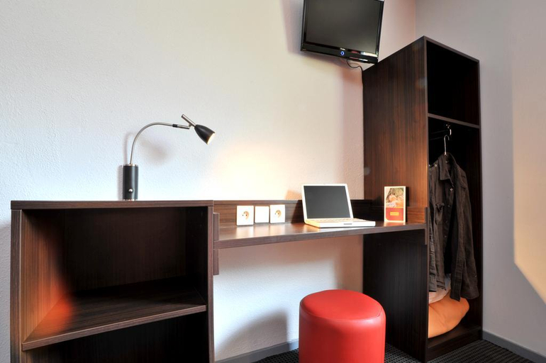 Exterior & Views 2, Brit Hotel Saint-Quentin, Aisne