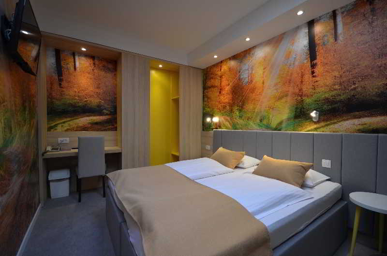 Bedroom 3, Hotel Emonec, Ljubljana