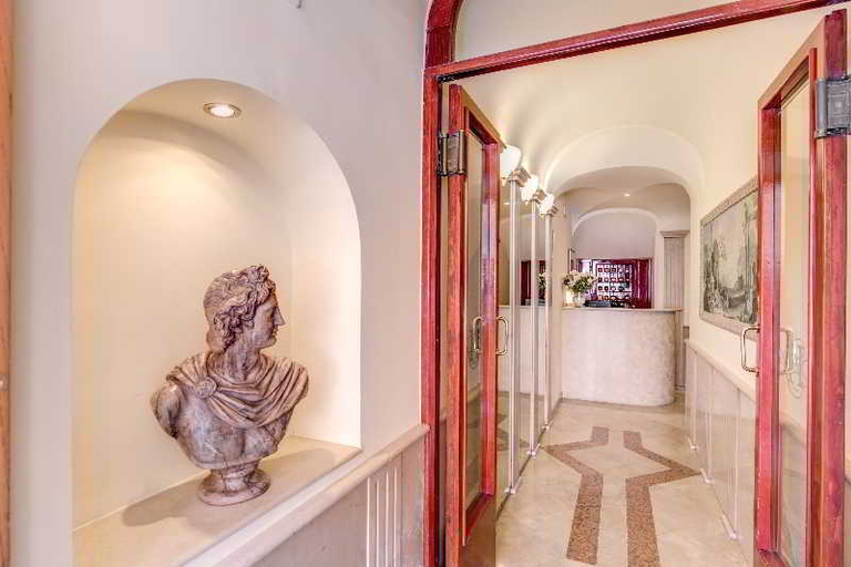 Public Area 2, Hotel San Silvestro, Rome