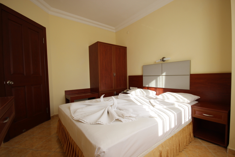 Bedroom 3, Minta Apart, Kemer