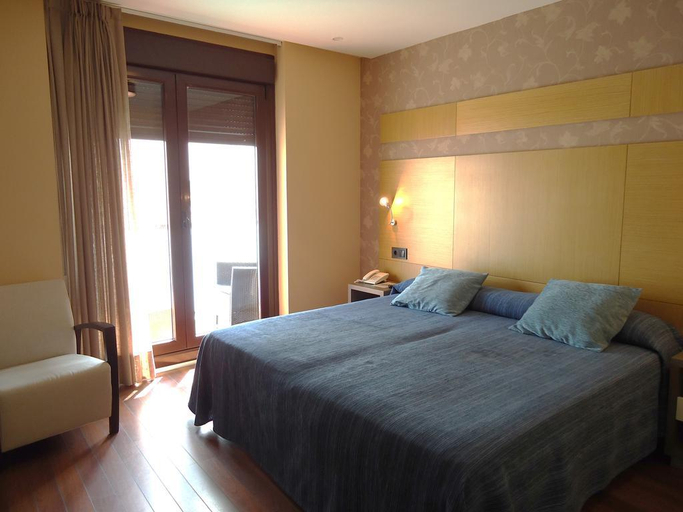 Bedroom 4, Isla Nova Hotel, Lugo