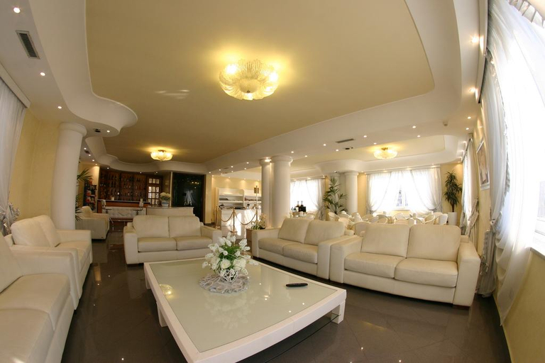 Public Area 2, Luxor Hotel, Napoli