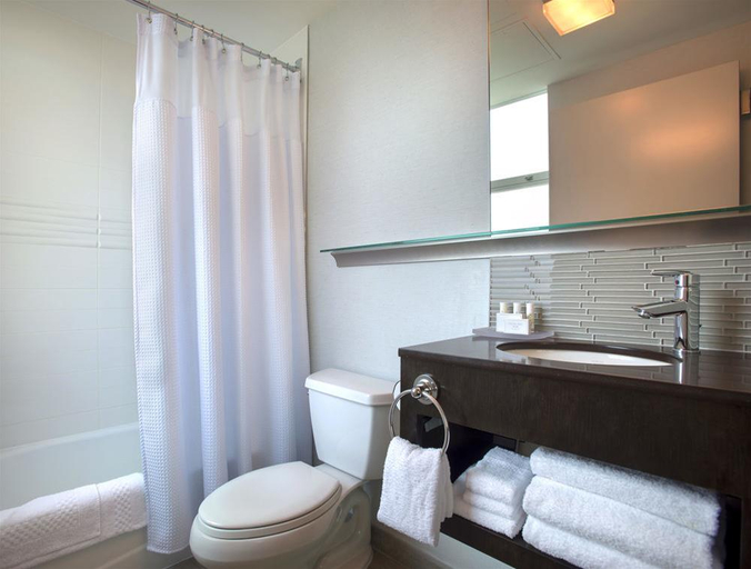 Bathroom 4, The Herald by LuxUrban, New York