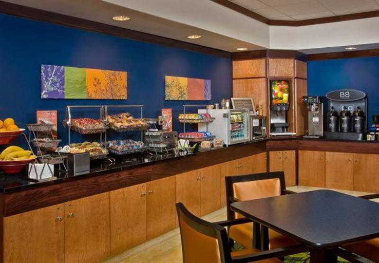 Food & Drinks 5, Fairfield Inn & Suites New Buffalo, Berrien