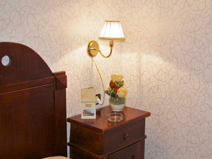 Bedroom 4, HOTEL BUSINESS, Napoli