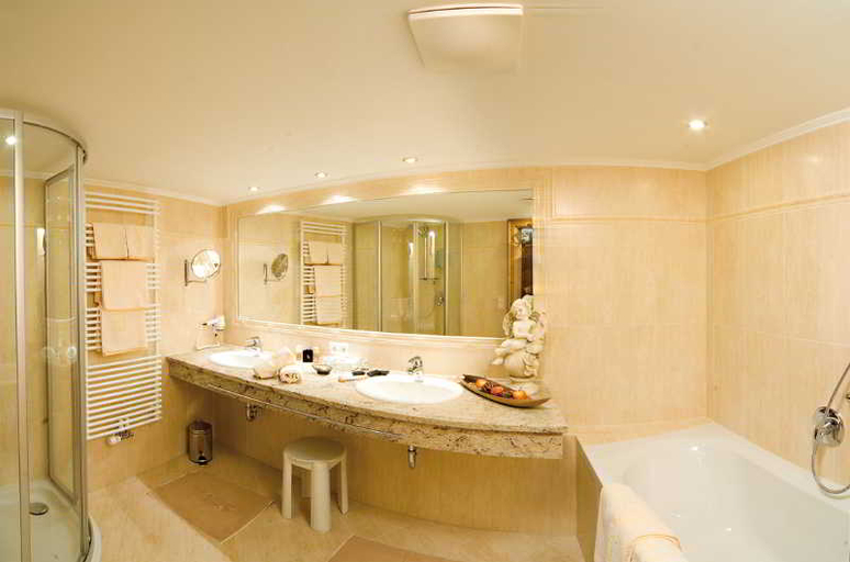 Bathroom 4, Hotel Alpenland, Imst