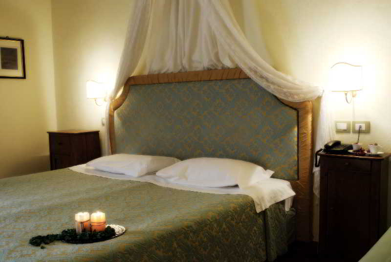 Bedroom 4, Il Chiostro del Carmine, Siena