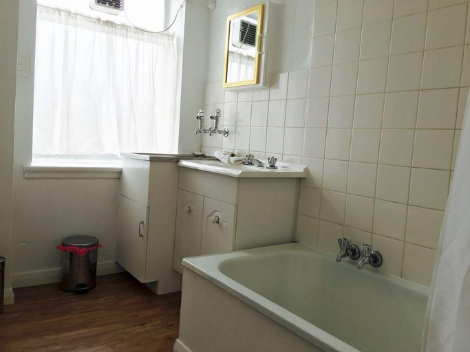 Bathroom, Hobart Apartments, Glenorchy