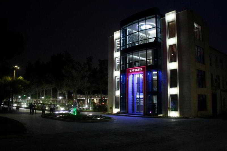Exterior & Views 2, Titanik Hotel, Baku