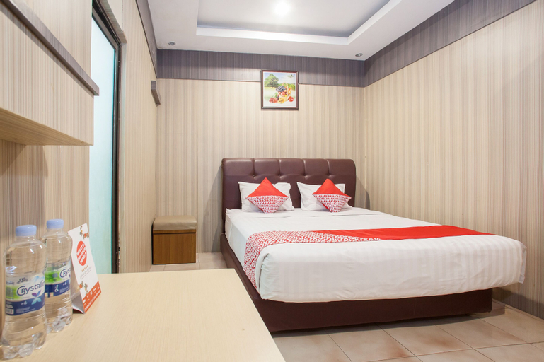 OYO 164 Ang'S Residence, Surabaya