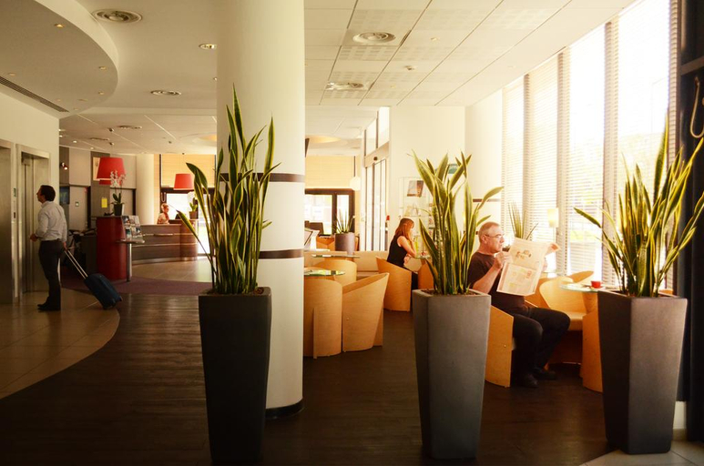 Public Area 3, ibis Marseille Centre Euroméd, Bouches-du-Rhône