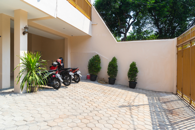 RedDoorz near Cipinang Indah Mall, East Jakarta