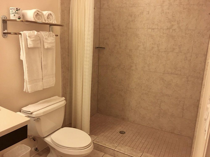 Bathroom 4, Suites at Sunchase, an Ascend Collection hotel, Cameron