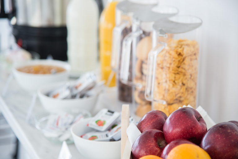 Food & Drinks 5, Gizis Cliffside Suites, South Aegean