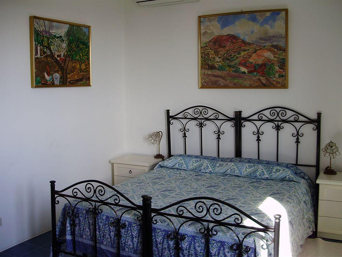 Bedroom 5, Villa Diana, Messina