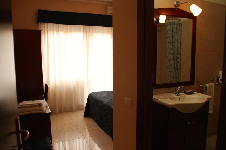 Bedroom 2, Rome Ciampino Smart Hotel, Roma