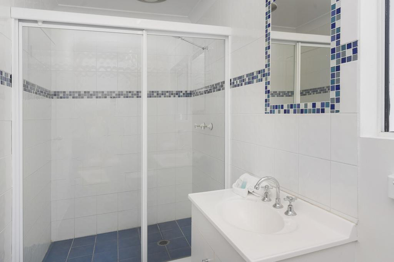 Bathroom 3, Sunshine Beach Resort, Gold Coast