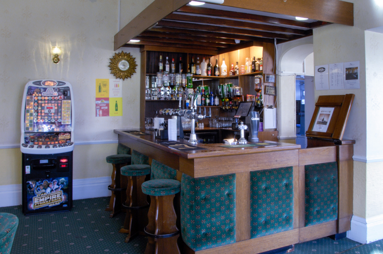 Food & Drinks 5, New Westcliff Hotel, Poole