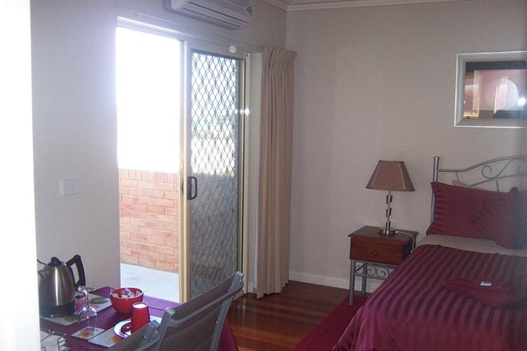 Bedroom 5, Angela's Beach Stays, Colac-Otway - South
