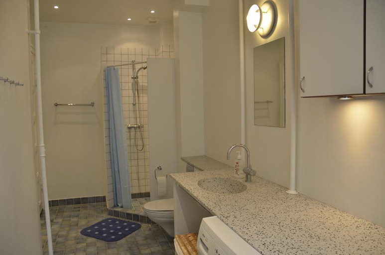 Bathroom 4, Rent a Room Copenhagen, Copenhagen