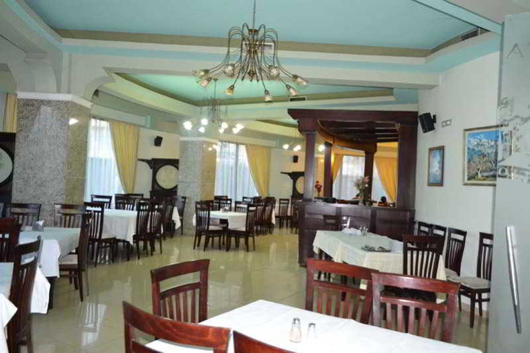Food & Drinks 5, Hotel George, Korçës