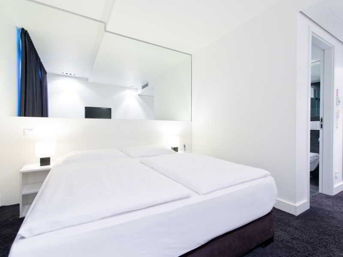 Bedroom 3, Lindemann S, Berlin