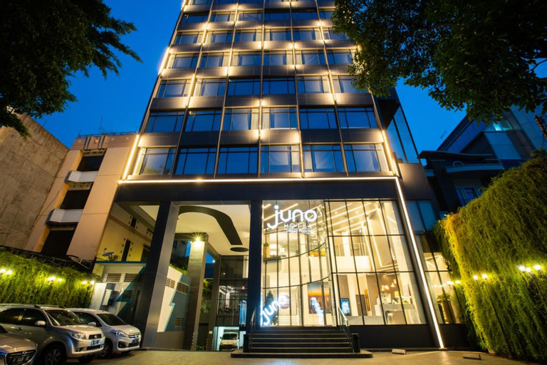 Exterior & Views 30
