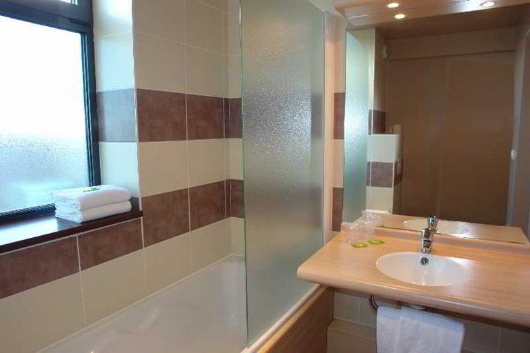 Bathroom 4, Nathan Hotel, Badung
