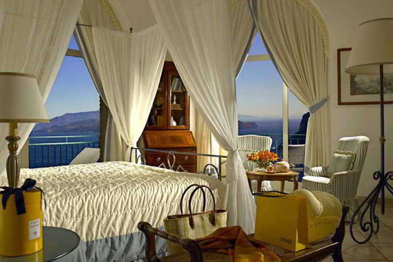 Bedroom 3, Caesar Augustus, Napoli