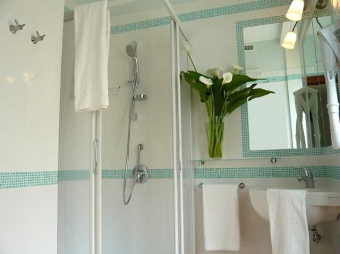 Bathroom 4, B&B DolceVita Sorrento, Napoli