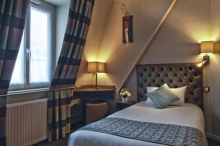 Bedroom 3, Hotel France Albion, Paris