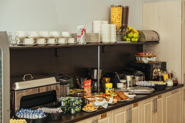 Food & Drinks 5, Adagio on Isaak square, Sankt-Peterburg gorsovet