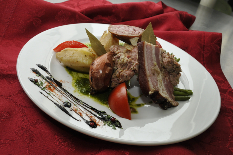 Food & Drinks 4, Hôtel Aster, Saint-Avold Nord, Moselle