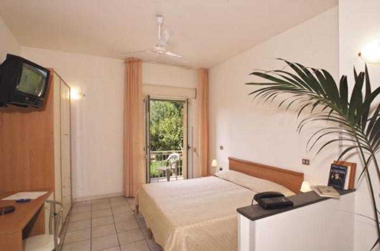 Bedroom 4, Hotel Tirreno, Salerno