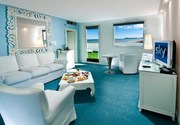 Bedroom 3, Hotel Mediterraneo, Rimini
