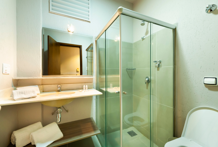 Bathroom 4, B&B Hotel Uberlandia, Uberlândia