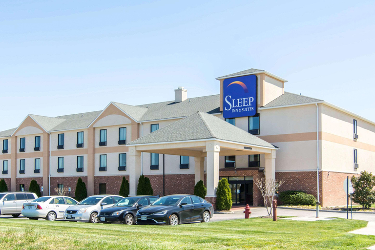 Sleep Inn & Suites near Fort Gregg-Adams, Prince George