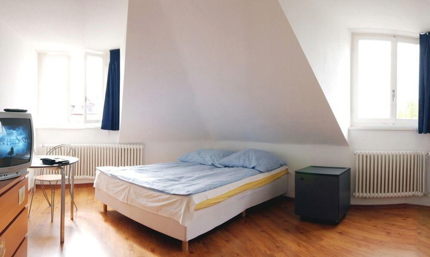 Bedroom 5, Swiss Star California - contactless self check-in, Zürich