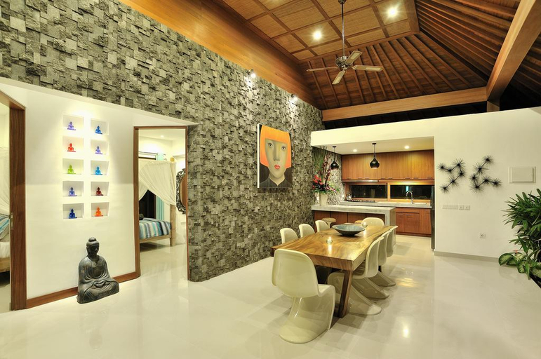 Public Area 3, Villa Flores, Badung