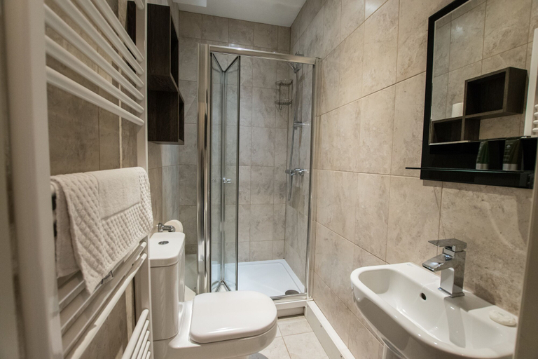 Bathroom 5, 50 Bootham Crescent, York