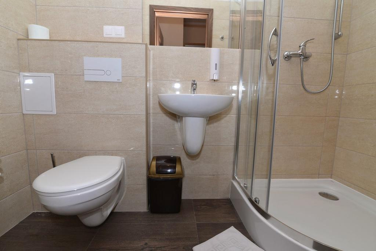 Bathroom 4, Ośrodek hotelowy Optima, Kraków City
