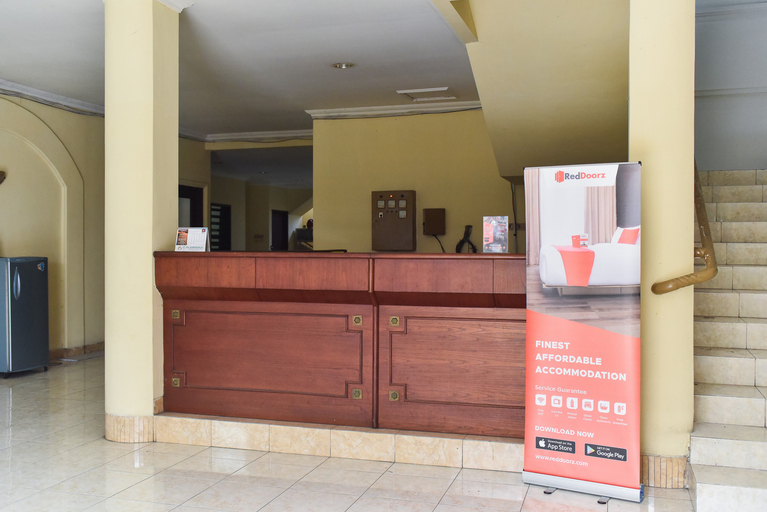 Public Area 5, RedDoorz near Lenmarc Mall Surabaya, Surabaya