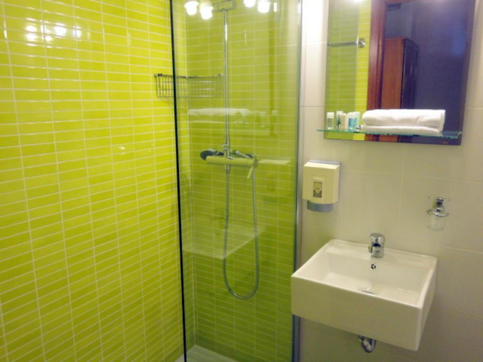 Bathroom 5, Hotel Grande Rio, Porto