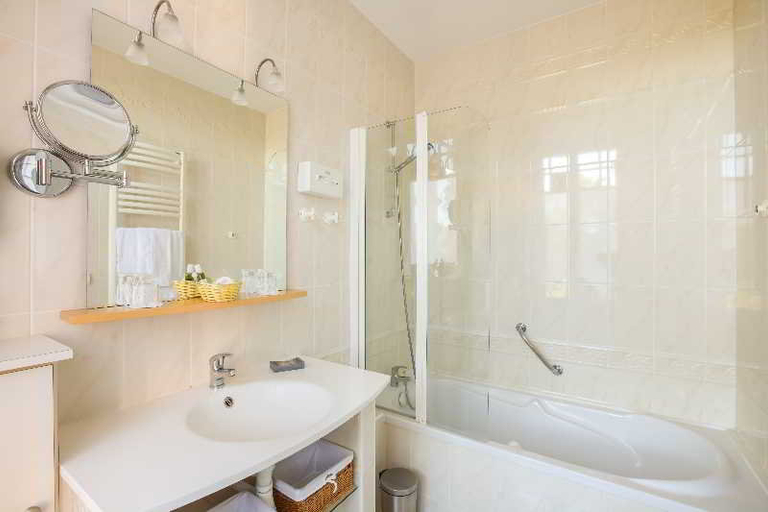 Bathroom, Logis Bois Joli, Orne