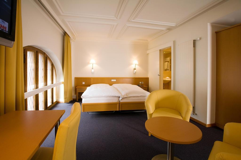 Bedroom 4, Hotel Rochat, Basel