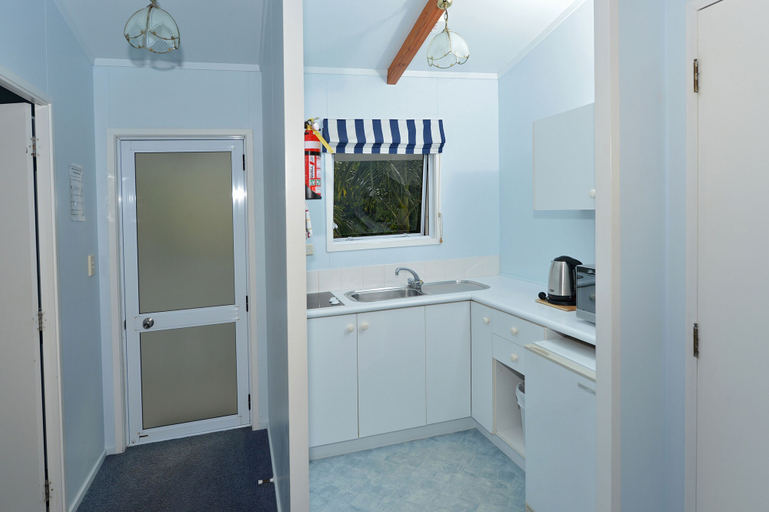 Bathroom 4, Acacia Lodge Motel, Far North