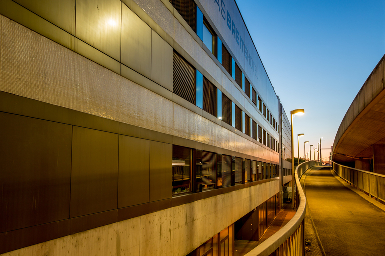 Exterior & Views 21