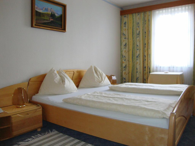 Bedroom 2, Strandhotel Prinz, Feldkirchen